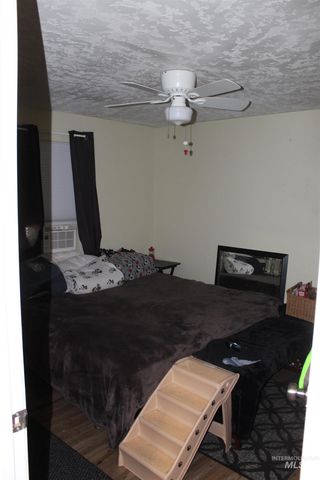 1327 SW 12th St, Ontario, OR 97914