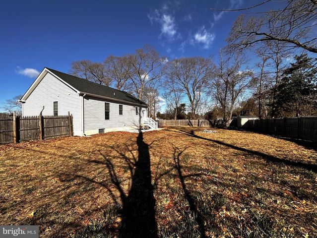 102 PINE ST, Crumpton, MD 21628