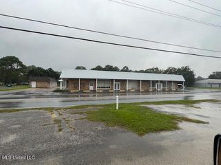 3712 Old Mobile Avenue, Pascagoula, MS 39581