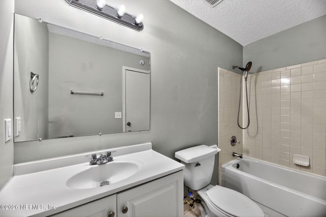 3916 HUNTERS LAKE Circle W, Jacksonville, FL 32210