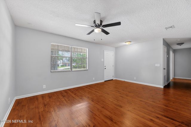 3916 HUNTERS LAKE Circle W, Jacksonville, FL 32210