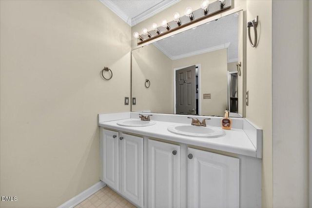 105 Hinton Court, Clayton, NC 27527