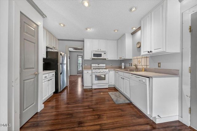 105 Hinton Court, Clayton, NC 27527