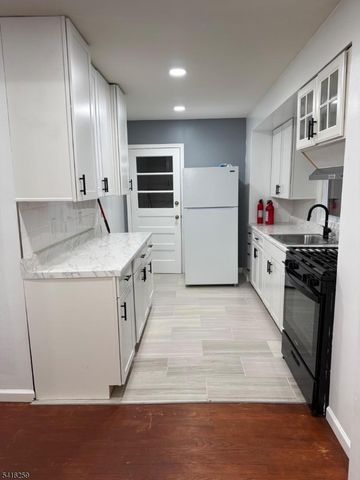 217 S 20Th Ave, Manville Boro, NJ 08835