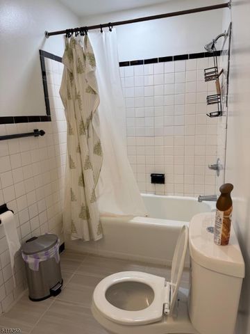 217 S 20Th Ave, Manville Boro, NJ 08835