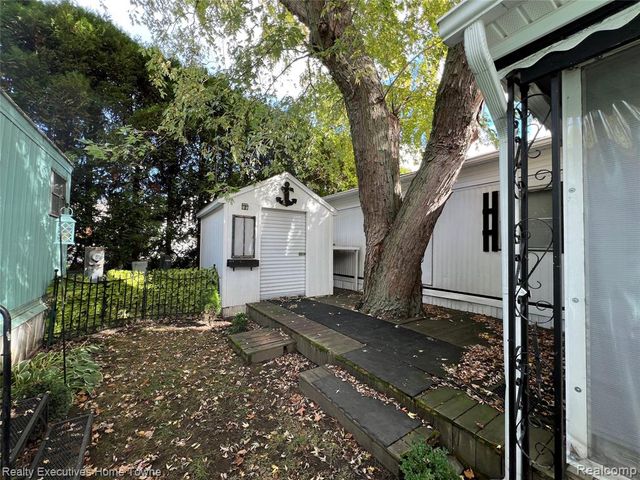 5767 Main Street, Lexington, MI 48450