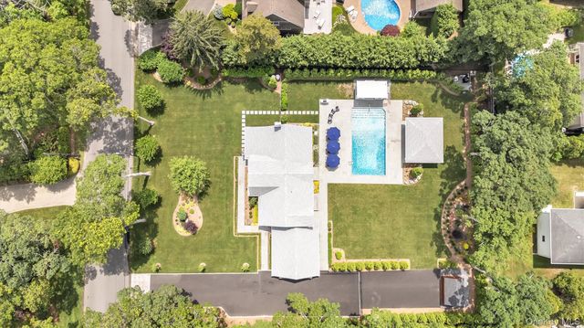 99 Beach Road, Westhampton Beach, NY 11978