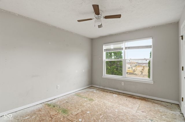 902 Hearthside Court, Brownsburg, IN 46112