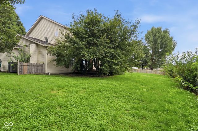 902 Hearthside Court, Brownsburg, IN 46112
