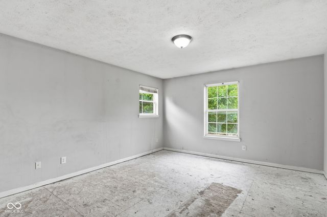 902 Hearthside Court, Brownsburg, IN 46112