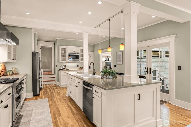 2333 Federal Avenue E, Seattle, WA 98102