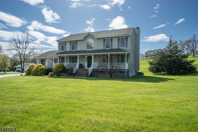 9 Carriage Ln, Hardyston Twp., NJ 07419