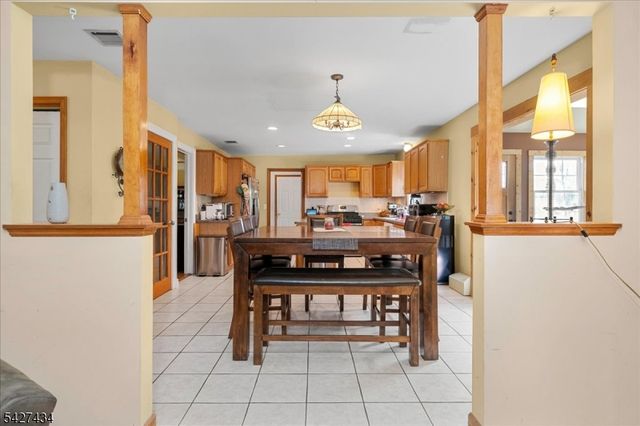 9 Carriage Ln, Hardyston Twp., NJ 07419