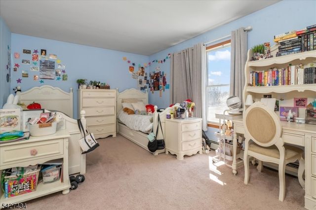 9 Carriage Ln, Hardyston Twp., NJ 07419