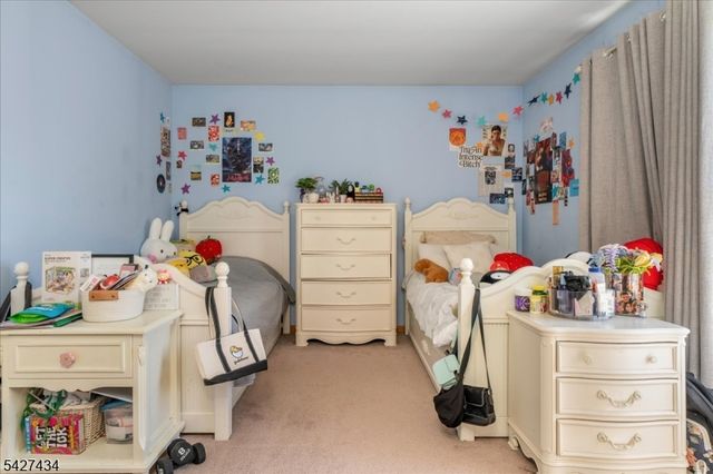 9 Carriage Ln, Hardyston Twp., NJ 07419