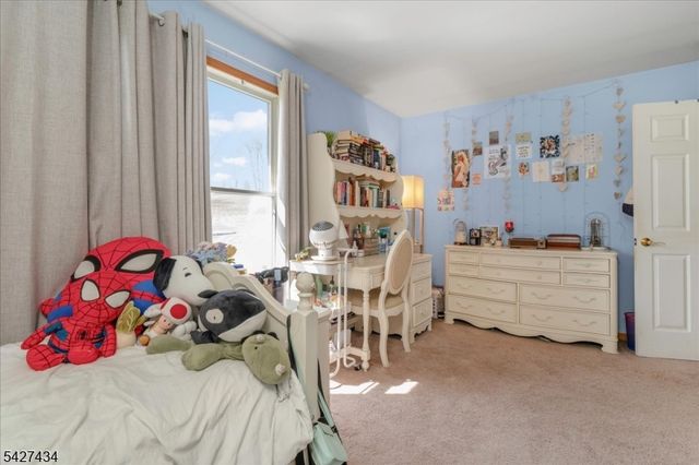 9 Carriage Ln, Hardyston Twp., NJ 07419