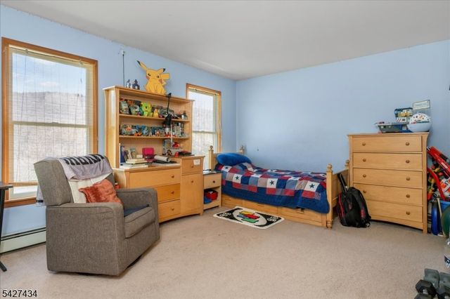 9 Carriage Ln, Hardyston Twp., NJ 07419