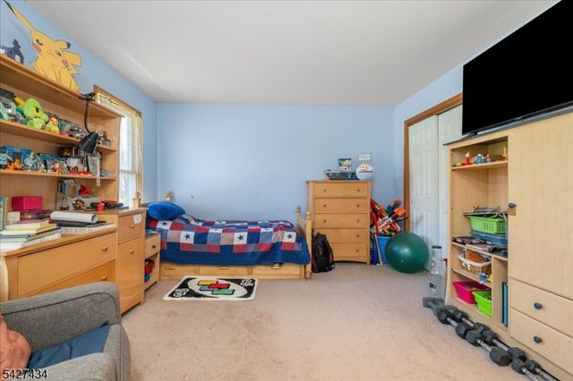 9 Carriage Ln, Hardyston Twp., NJ 07419