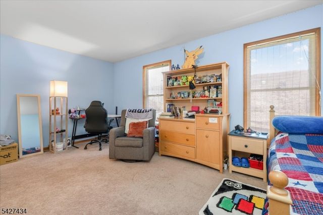 9 Carriage Ln, Hardyston Twp., NJ 07419