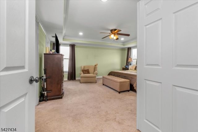 9 Carriage Ln, Hardyston Twp., NJ 07419