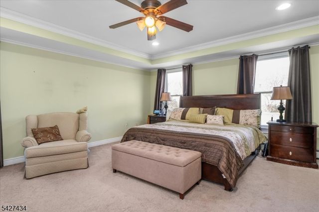9 Carriage Ln, Hardyston Twp., NJ 07419