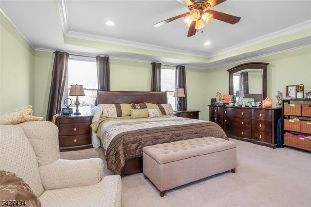 9 Carriage Ln, Hardyston Twp., NJ 07419