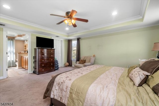 9 Carriage Ln, Hardyston Twp., NJ 07419