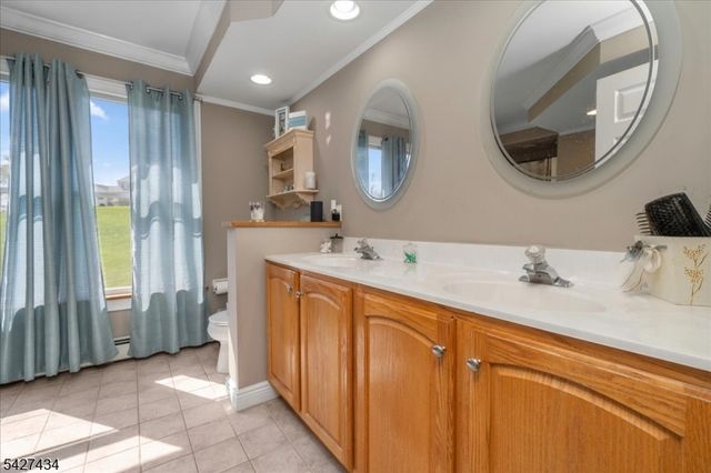 9 Carriage Ln, Hardyston Twp., NJ 07419