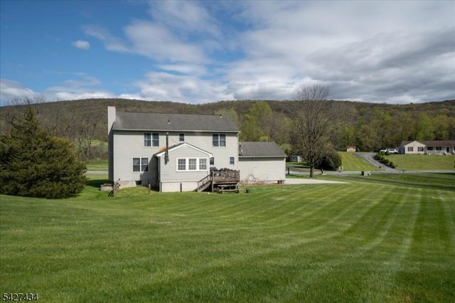 9 Carriage Ln, Hardyston Twp., NJ 07419