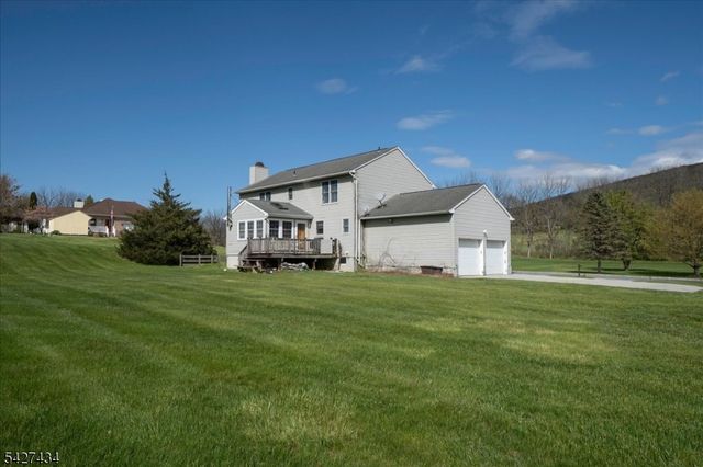 9 Carriage Ln, Hardyston Twp., NJ 07419