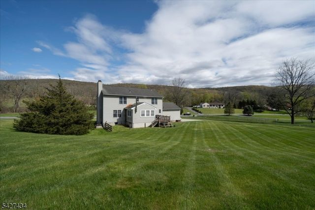 9 Carriage Ln, Hardyston Twp., NJ 07419