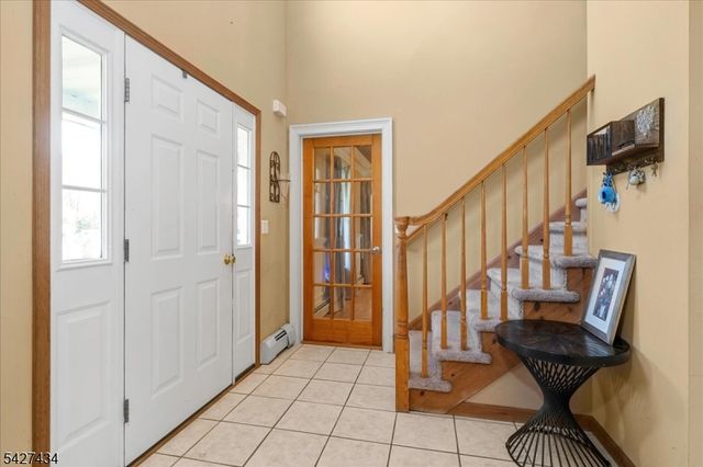 9 Carriage Ln, Hardyston Twp., NJ 07419