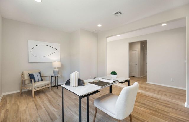 6331 Angelou Lane NW, Albuquerque, NM 87120