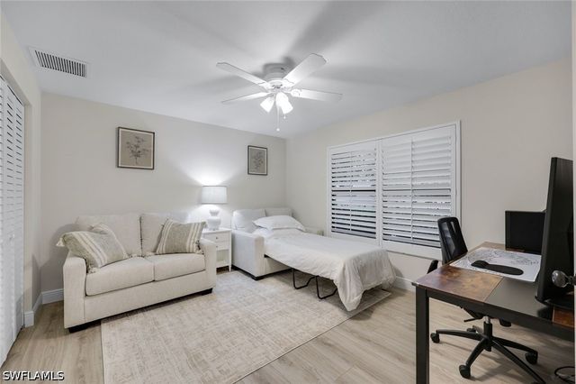 517 Parkwood LN, Naples, FL 34103
