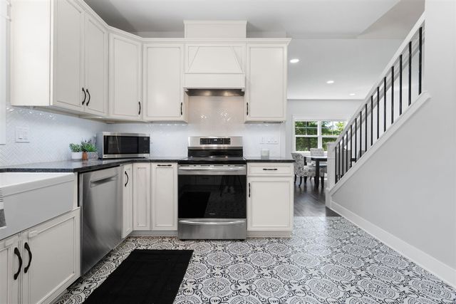 980 Serenity Way, Ann Arbor, MI 48103