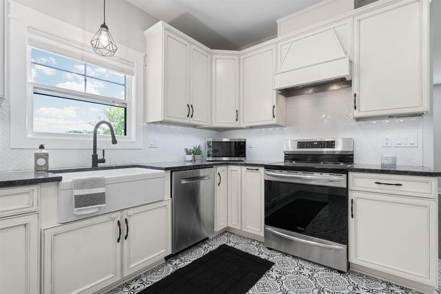 980 Serenity Way, Ann Arbor, MI 48103