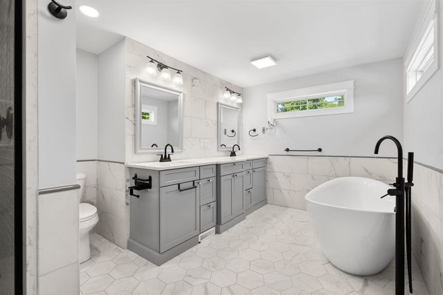 980 Serenity Way, Ann Arbor, MI 48103