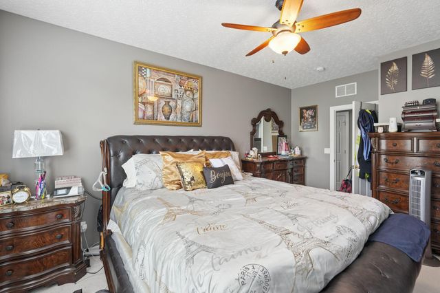 5967 Naughten Pond Drive, Columbus, OH 43213
