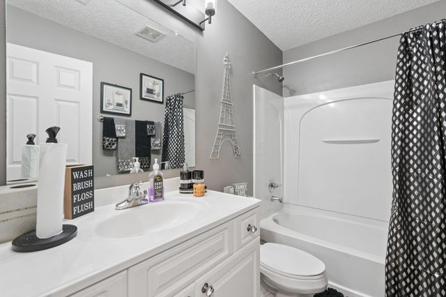 5967 Naughten Pond Drive, Columbus, OH 43213