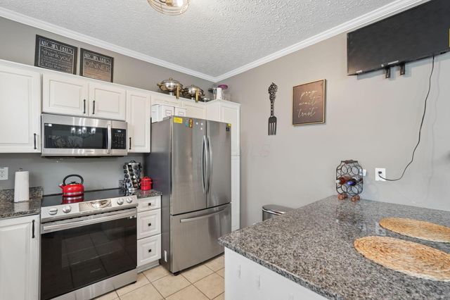 5967 Naughten Pond Drive, Columbus, OH 43213