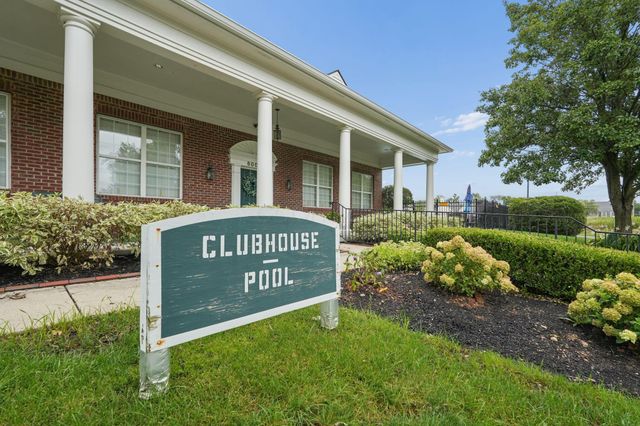 5967 Naughten Pond Drive, Columbus, OH 43213