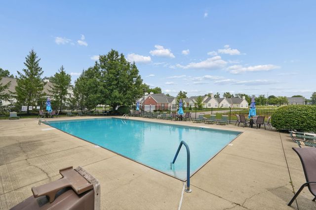 5967 Naughten Pond Drive, Columbus, OH 43213