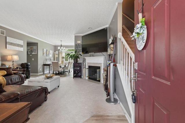 5967 Naughten Pond Drive, Columbus, OH 43213