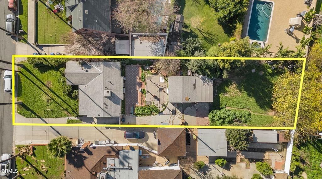 Image 3 of property listing at 1023 E Elmwood Avenue, Burbank, CA 91501