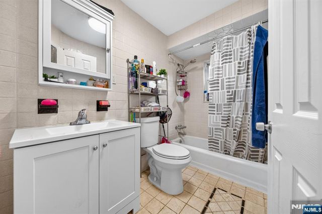 9 Cambridge Avenue, Garfield, NJ 07026