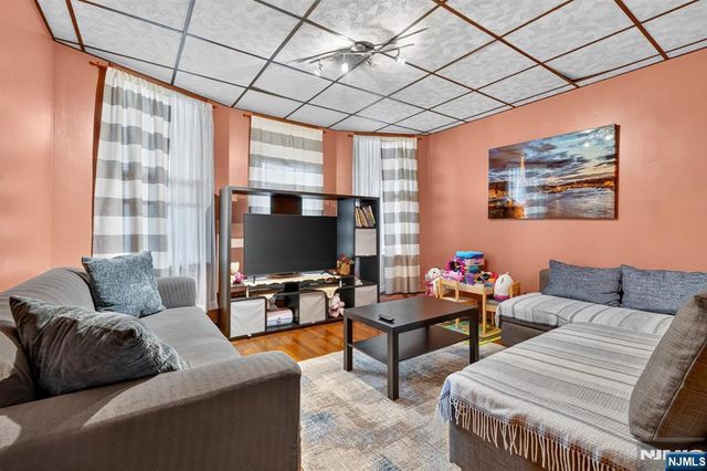 9 Cambridge Avenue, Garfield, NJ 07026