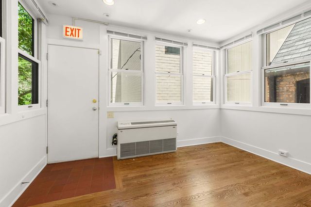 532 W Fullerton Parkway, Chicago, IL 60614