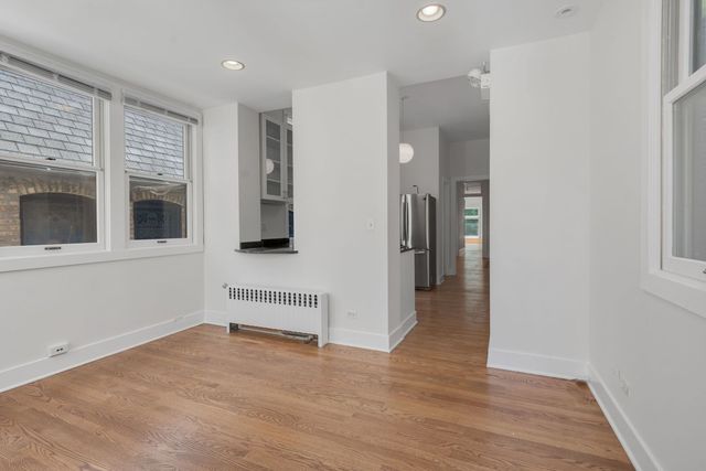 532 W Fullerton Parkway, Chicago, IL 60614