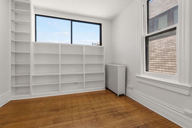 532 W Fullerton Parkway, Chicago, IL 60614