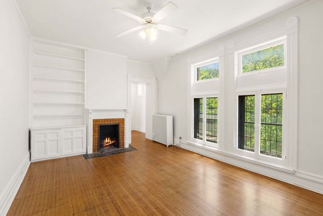 532 W Fullerton Parkway, Chicago, IL 60614